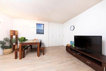 Hibiscus Court Unit 4 - Flights 3