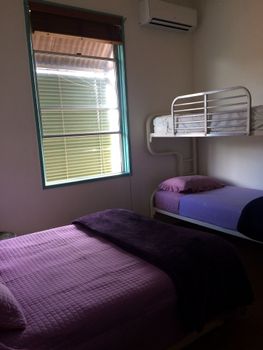 Aussie Way Backpackers - Flights 0
