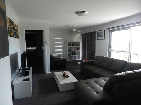 Yamba Norfolk Motel - Flights 1