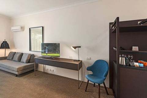 CKS Sydney Airport Hotel - Flights 4