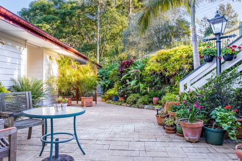 Avocado Sunset B&B - Flights 0