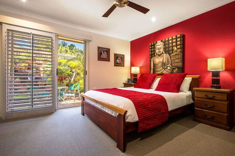 Avocado Sunset B&B - Flights 3