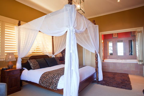 Avocado Sunset B&B - Flights 4