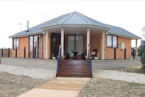 Aurora Cottages - Flights 0