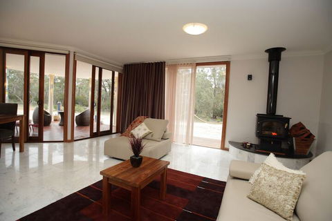 Aurora Cottages - Flights 4