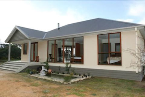 Aurora Cottages - Flights 2
