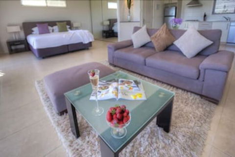 Azjure Studio Retreat - Flights 4