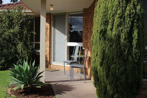 Australian Home Away At East Doncaster Andersons Creek 1 - Flights 2