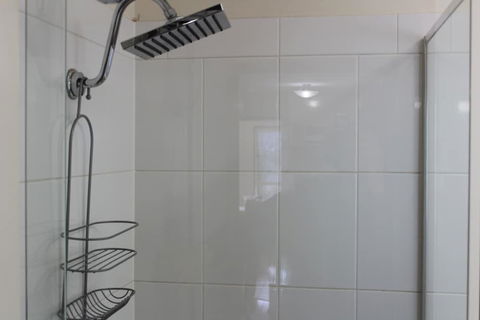 Australian Home Away At East Doncaster Andersons Creek 1 - Flights 5