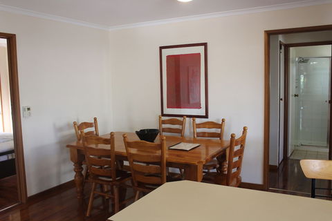 Australian Home Away At East Doncaster Andersons Creek 1 - Flights 3