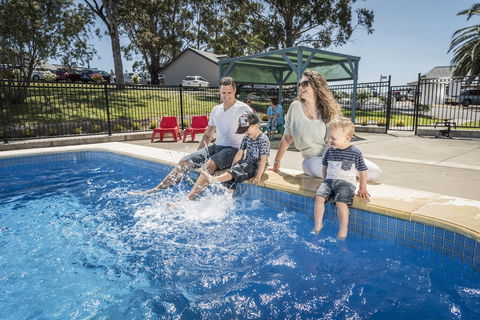 Hahndorf Resort - Flights 2