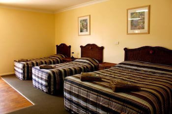 Isis Motel Scone - Flights 0