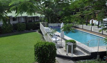 Villa Coolum - Flights 1