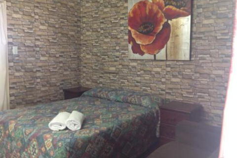 Ayr Max Motel - Flights 6
