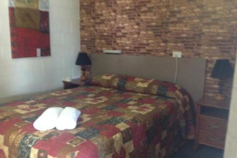 Ayr Max Motel - Flights 3