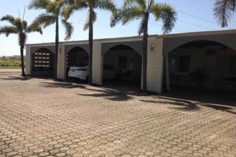 Ayr Max Motel - Flights 7