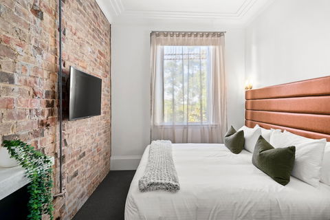 Grand Hotel Wyong - Flights 3