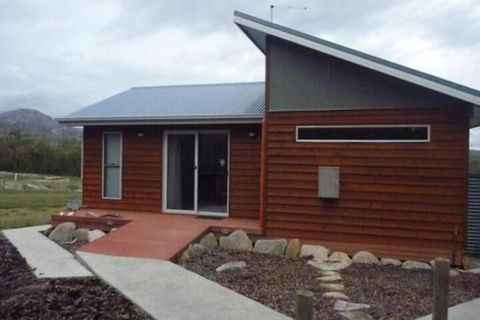 Yakkalla Holiday Cottage - Flights 1