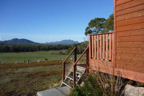 Yakkalla Holiday Cottage - Flights 2