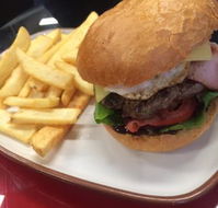 Drouin PizzaBurger Lounge - Flights