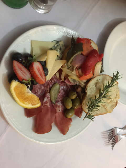 Anna's Restaurant - Flights 4