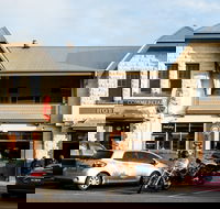 Yarragon Hotel - Flights