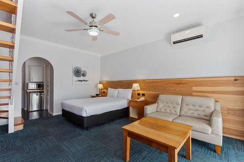 Comfort Inn, The International - Flights 14