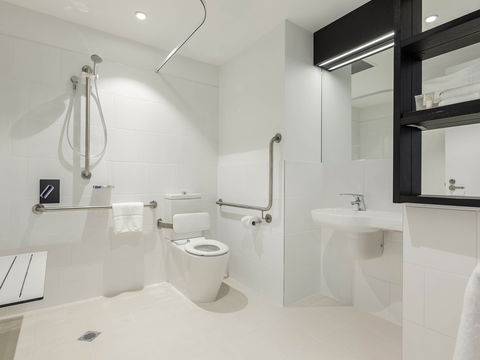 Ibis Adelaide - Flights 4