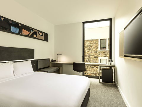 Ibis Adelaide - Flights 7