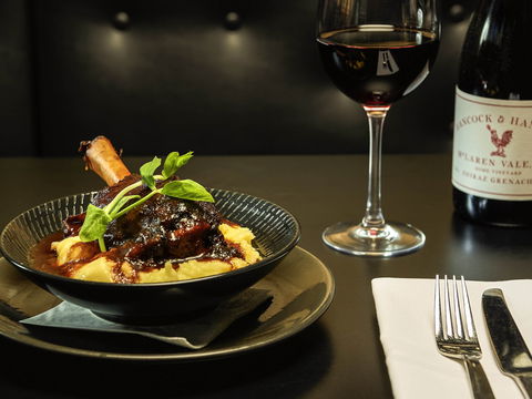 Ibis Adelaide - Flights 14