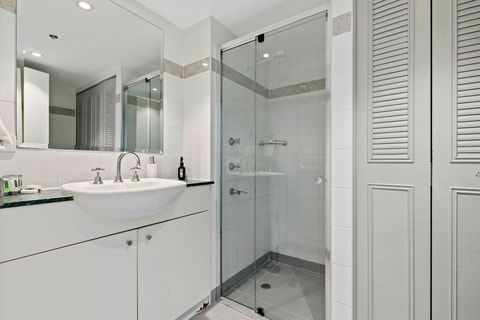 Astra Apartments Chatswood - Flights 1