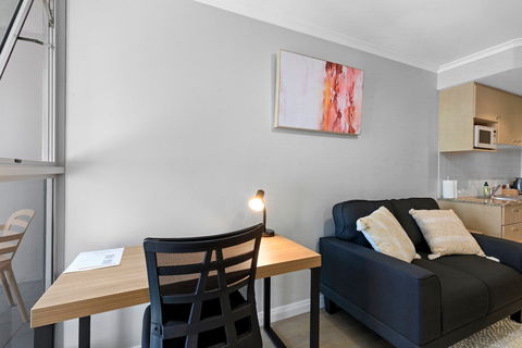 Astra Apartments Chatswood - Flights 9