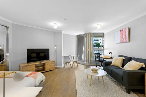 Astra Apartments Chatswood - Flights 11