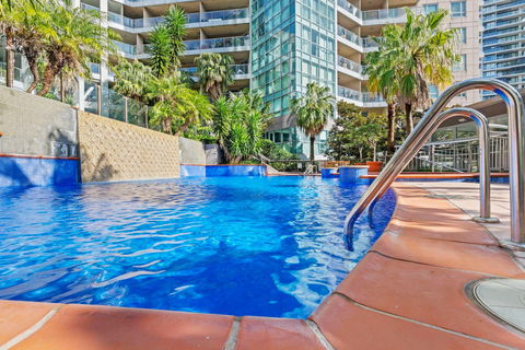 Astra Apartments Chatswood - Flights 13