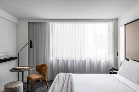 Lancemore Crossley St Melbourne - Flights 8