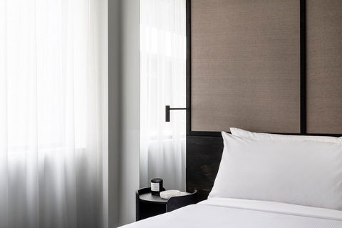 Lancemore Crossley St Melbourne - Flights 13