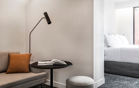 Lancemore Crossley St Melbourne - Flights 15