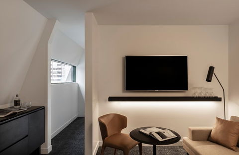 Lancemore Crossley St Melbourne - Flights 17