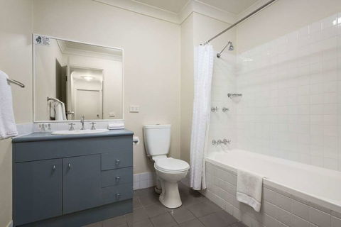 APX Apartments Parramatta - Flights 6