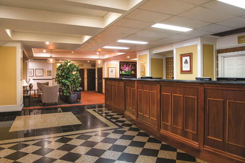 Adina Apartment Hotel Anzac Square - Flights 3