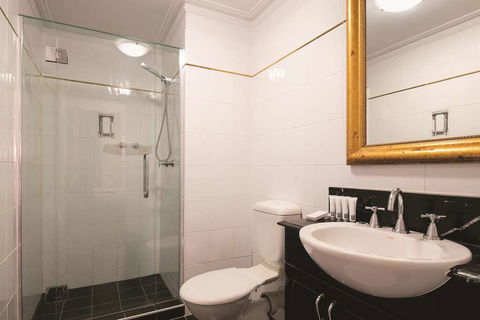 Adina Apartment Hotel Anzac Square - Flights 12