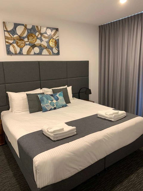 Adelaide Dress Circle Apartments - Flights 4