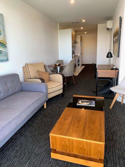 Adelaide Dress Circle Apartments - Flights 10