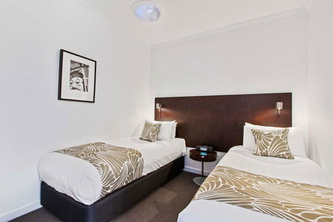 Alto Hotel On Bourke - Flights 15