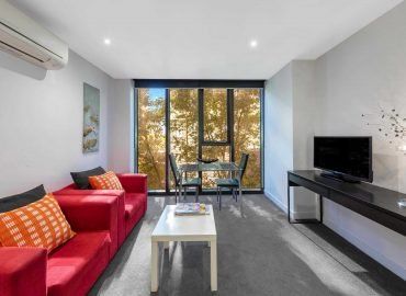 Aura On Flinders - Flights 1