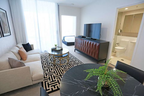 Alex Perry Hotel And Apartments - Flights 3