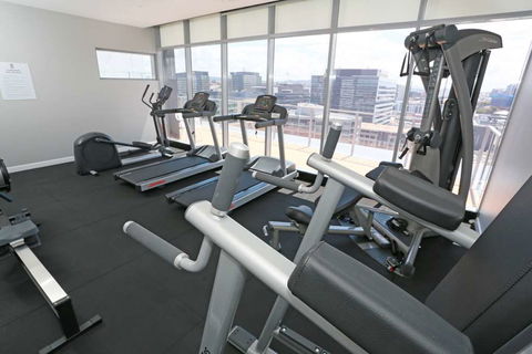 Alex Perry Hotel And Apartments - Flights 13