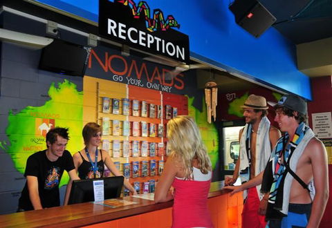 Nomads Cairns Backpackers Resort - Flights 1