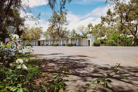 Artesian Spa Motor Inn - Flights 1