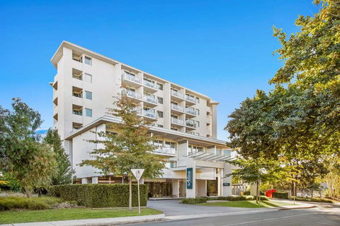 Adina Serviced Apts Canberra Dickson - Flights 1